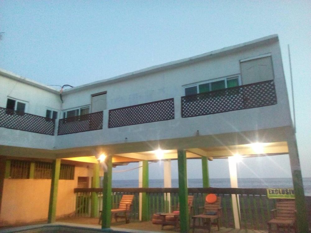 Tortugas Place Hotel Y Bungalos Monterrico Bagian luar foto
