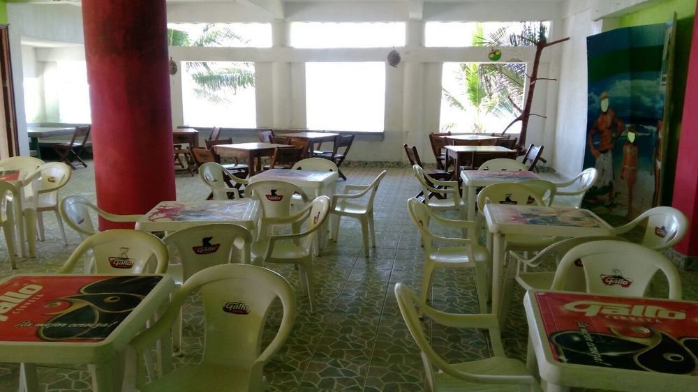 Tortugas Place Hotel Y Bungalos Monterrico Bagian luar foto