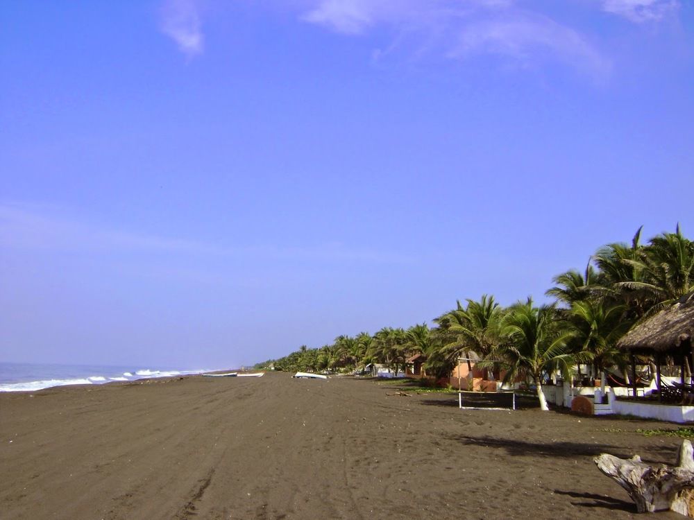 Tortugas Place Hotel Y Bungalos Monterrico Bagian luar foto