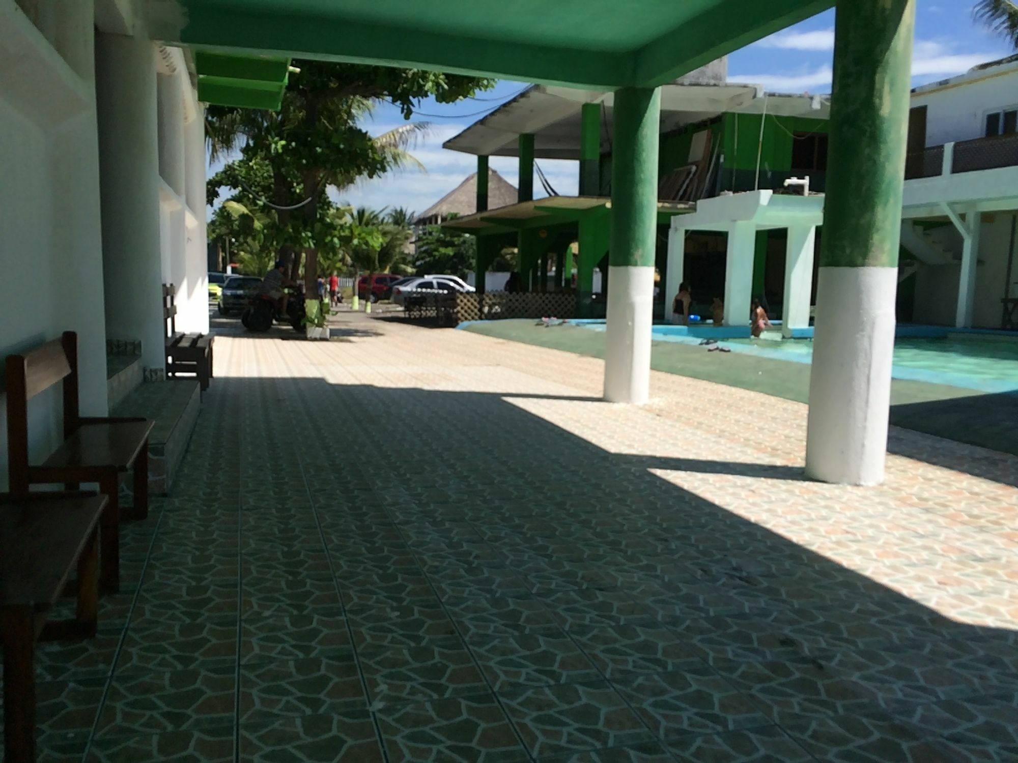 Tortugas Place Hotel Y Bungalos Monterrico Bagian luar foto